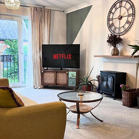 Jekyll'S On Hyde - Spacious Town House - Central Winchester - Free Parking, Sleeps 5 - By Xplus Stays Exterior foto