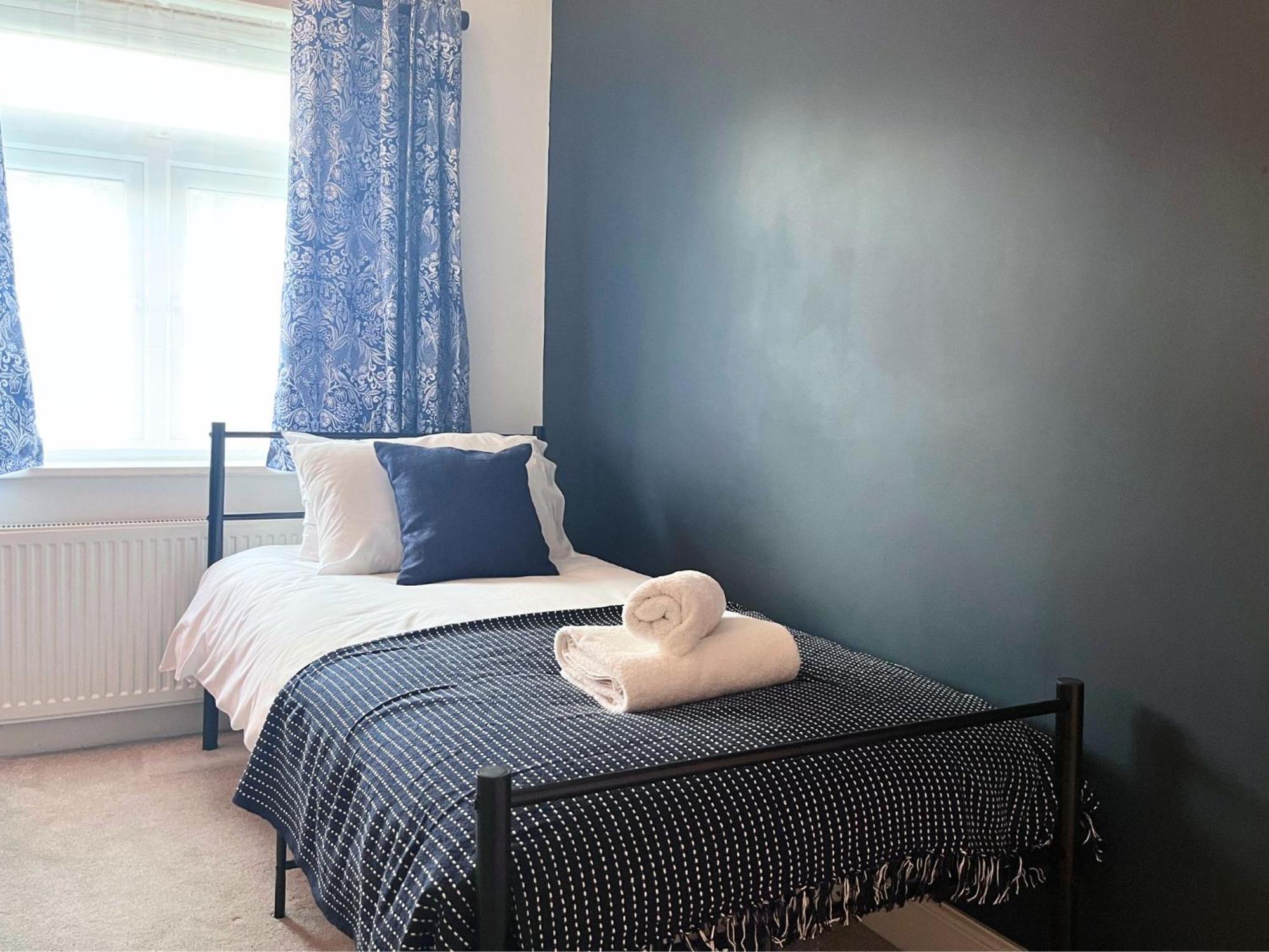 Jekyll'S On Hyde - Spacious Town House - Central Winchester - Free Parking, Sleeps 5 - By Xplus Stays Exterior foto
