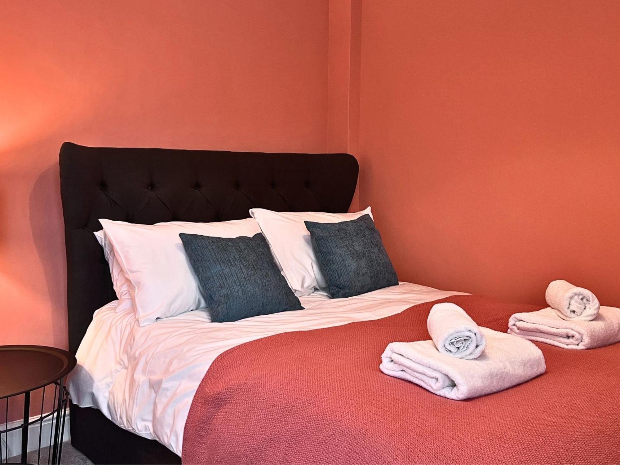 Jekyll'S On Hyde - Spacious Town House - Central Winchester - Free Parking, Sleeps 5 - By Xplus Stays Exterior foto