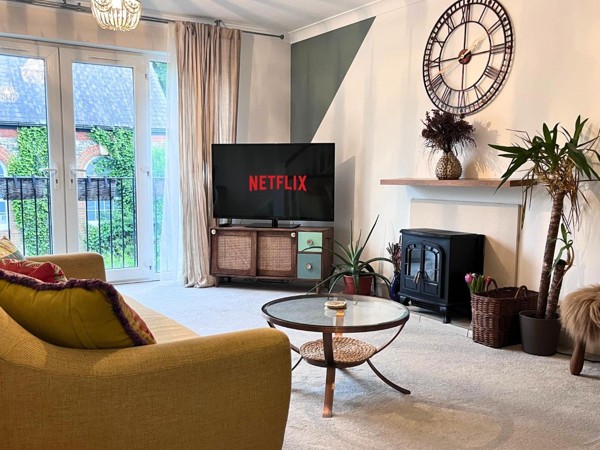 Jekyll'S On Hyde - Spacious Town House - Central Winchester - Free Parking, Sleeps 5 - By Xplus Stays Exterior foto