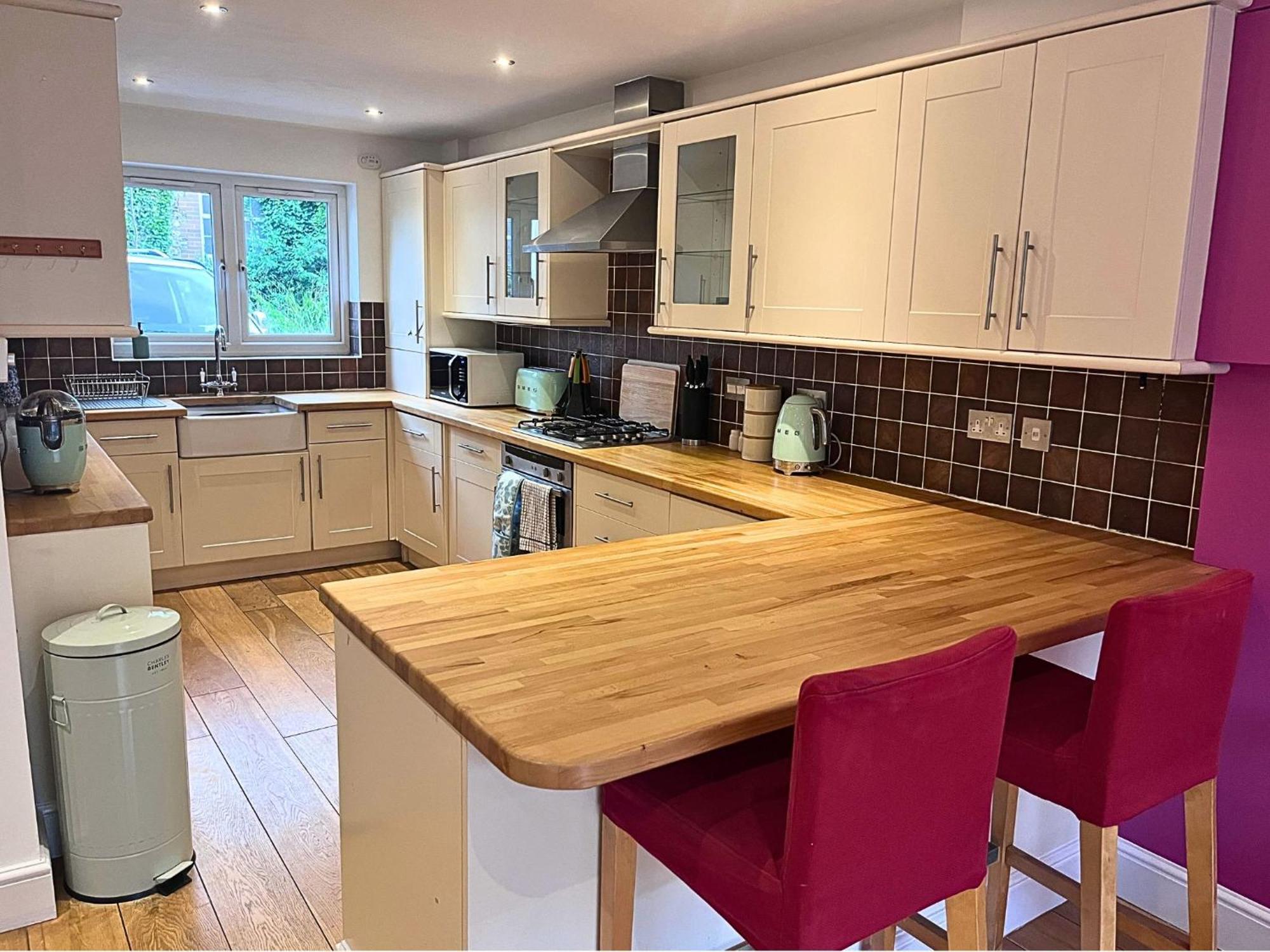 Jekyll'S On Hyde - Spacious Town House - Central Winchester - Free Parking, Sleeps 5 - By Xplus Stays Exterior foto