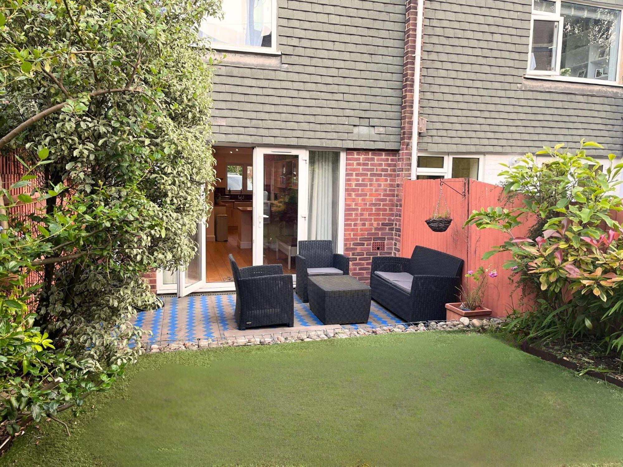 Jekyll'S On Hyde - Spacious Town House - Central Winchester - Free Parking, Sleeps 5 - By Xplus Stays Exterior foto